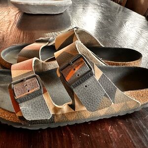 Birkenstock Arizona size 42. Geometric pattern